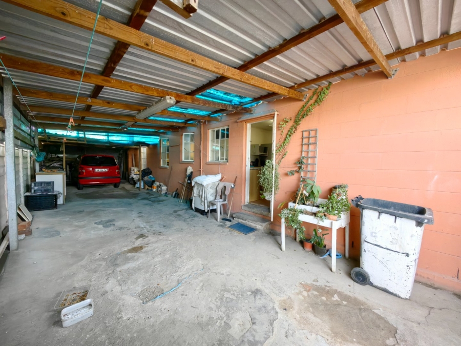 2 Bedroom Property for Sale in Eastridge Western Cape